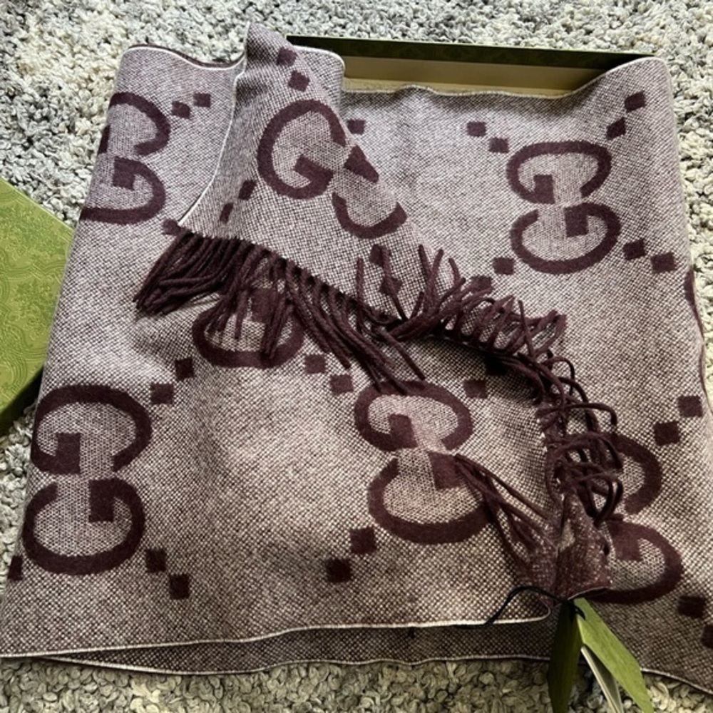 Gucci GG cashmere jacquard scarf - Picture 2 of 6